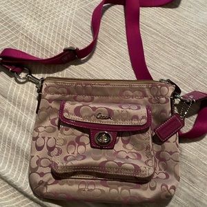 Adorable Coach crossbody